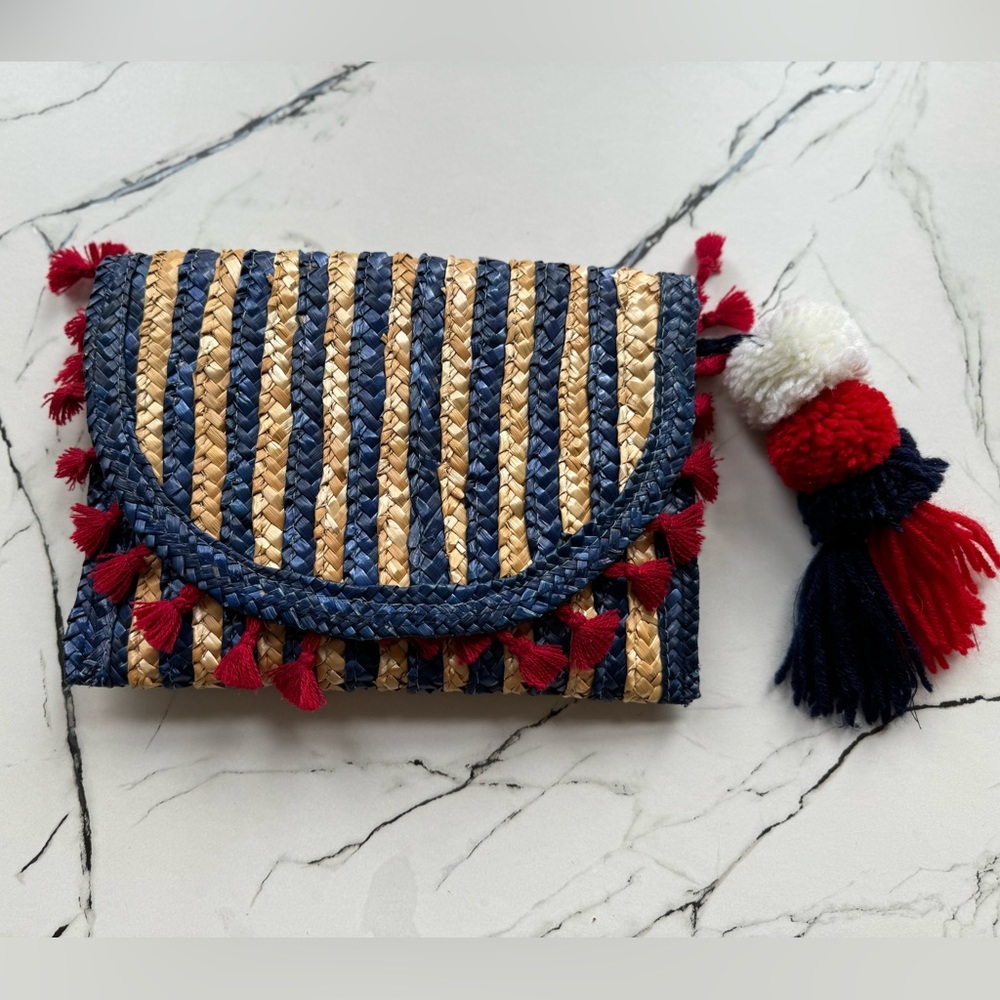 🇺🇸Red White Blue Woven Straw Clutch w decorative Pom Poms
